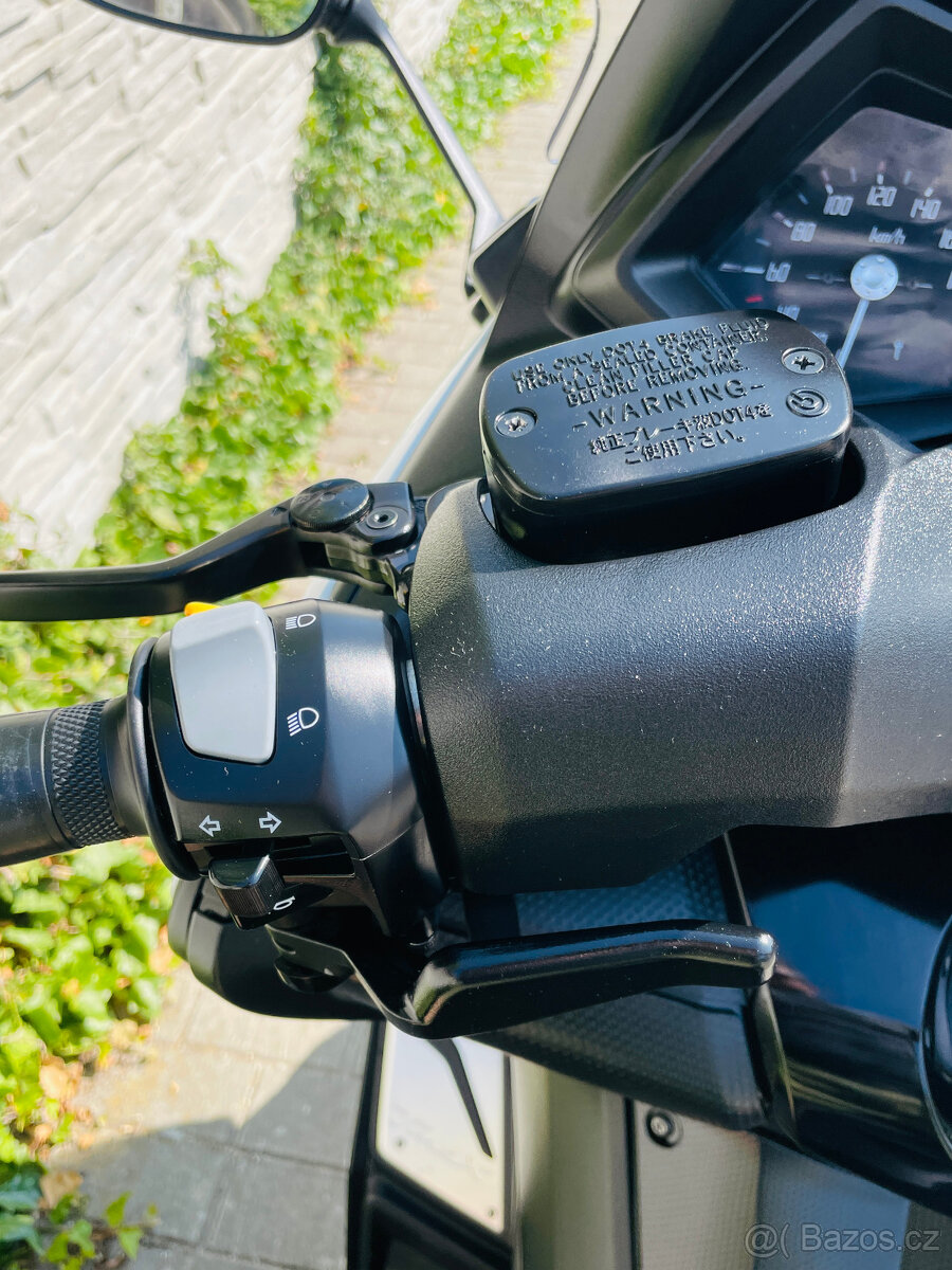 Yamaha T-max 530 r.v.2013 - 9