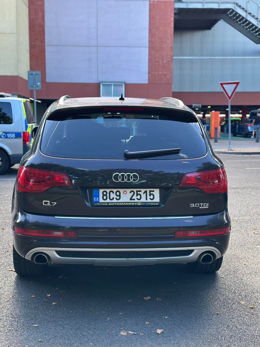 Audi Q7 - 9
