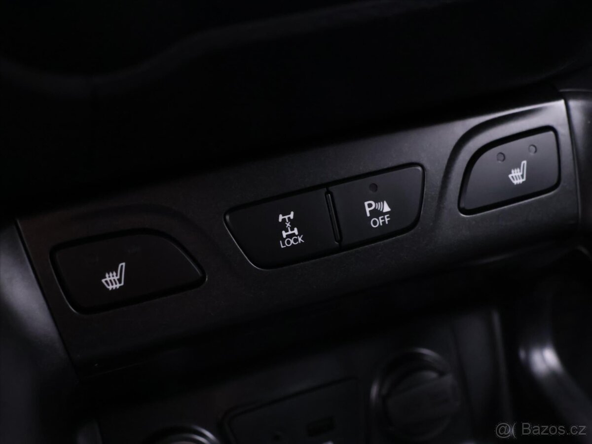 Hyundai ix35 2,0 GDI 122kW 4WD CZ Trikolor (2013) - 9