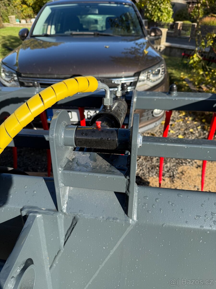 Lopata s přidržovačem - 9