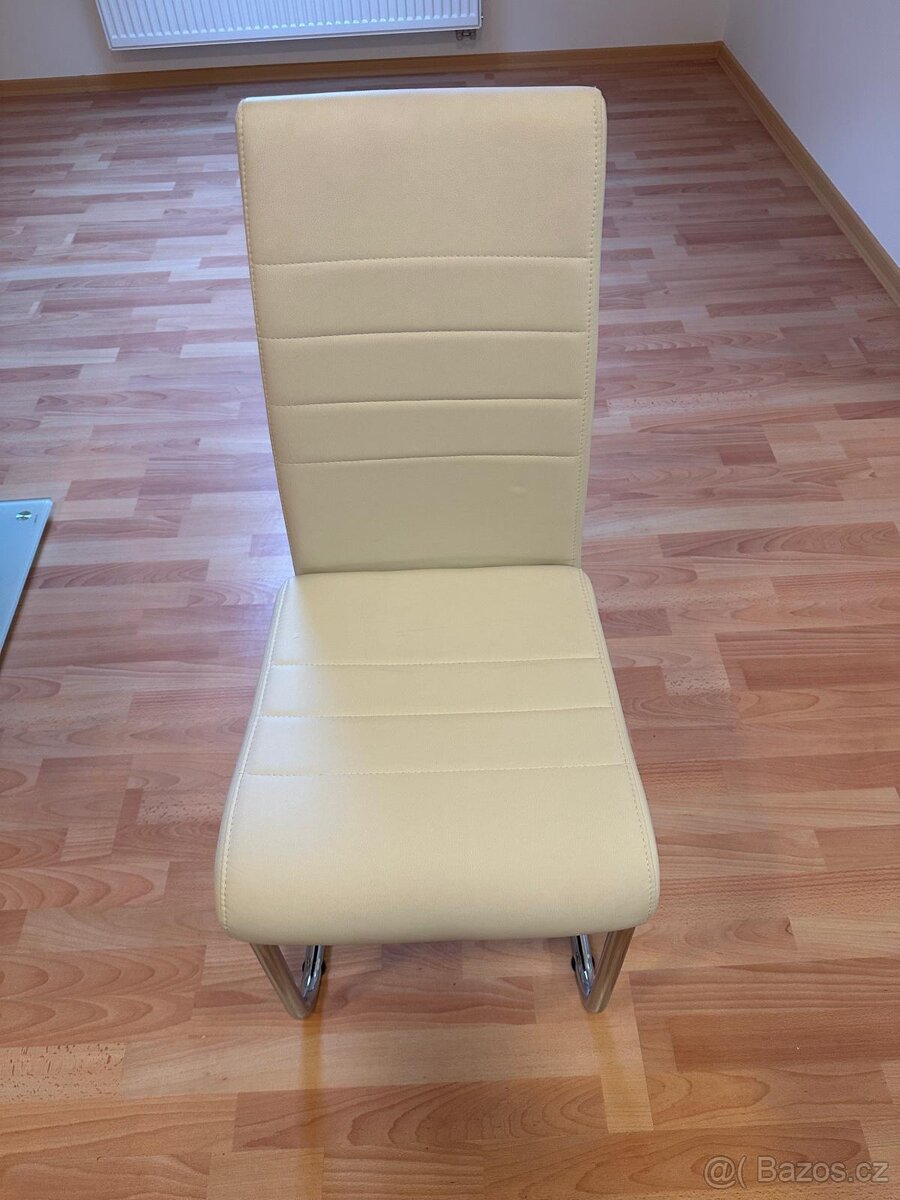 Prodám skleněný málo používaný stůl vč. 4 ks židlí a konfere - 9