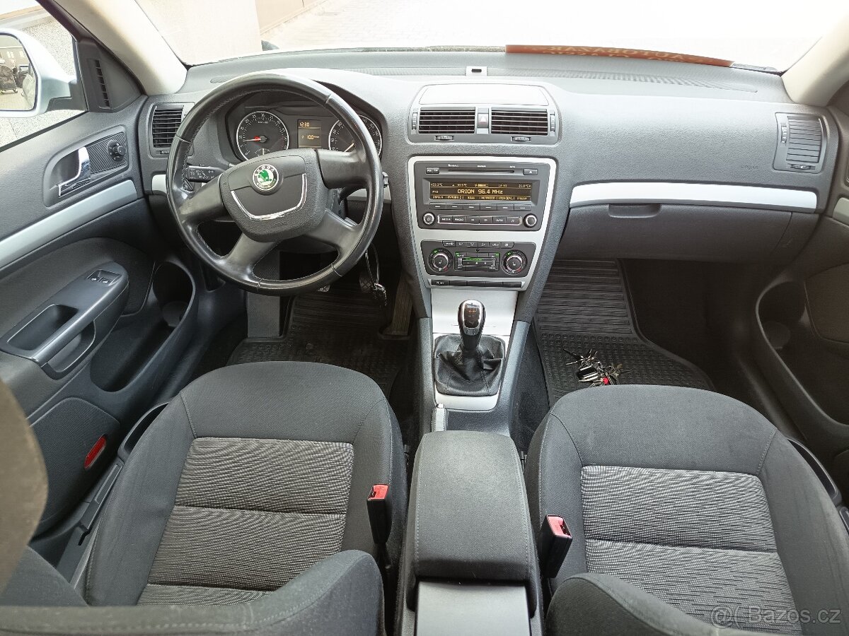 ŠKODA Octavia Combi 1,6TDI Ambition Plus ČR - 9