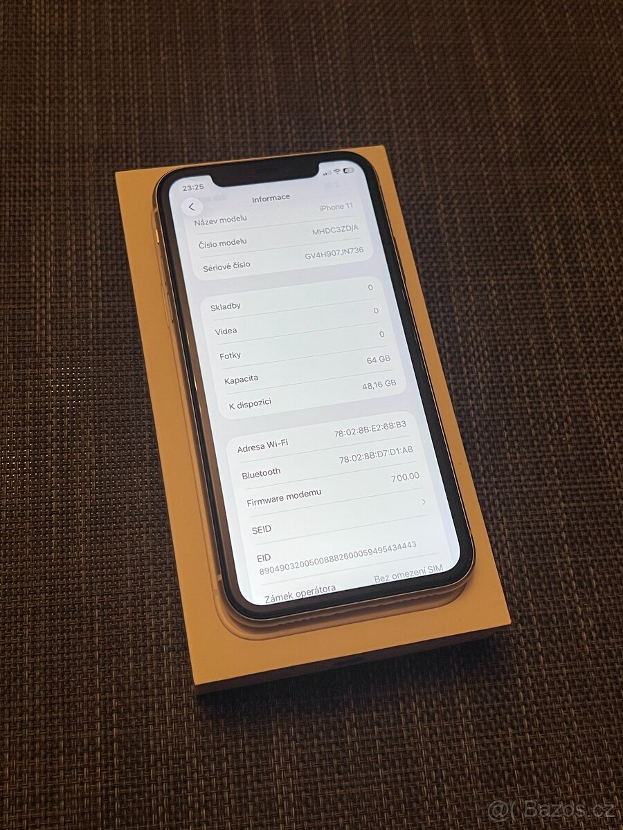 Apple iPhone 11 64GB White - 9