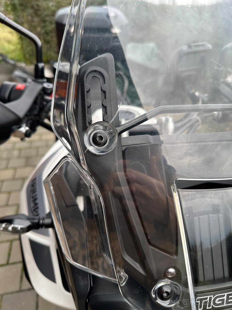 Triumph Tiger 900 GT - 9