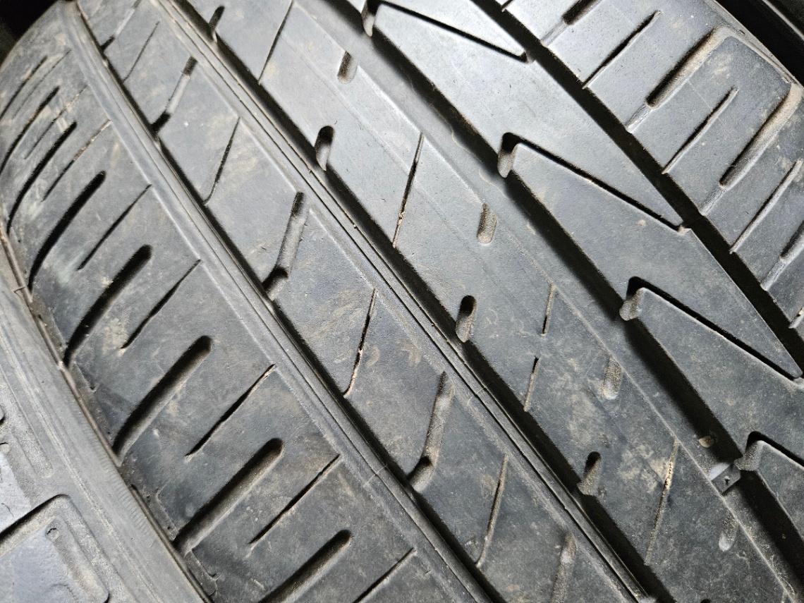 235/50R19 - 9