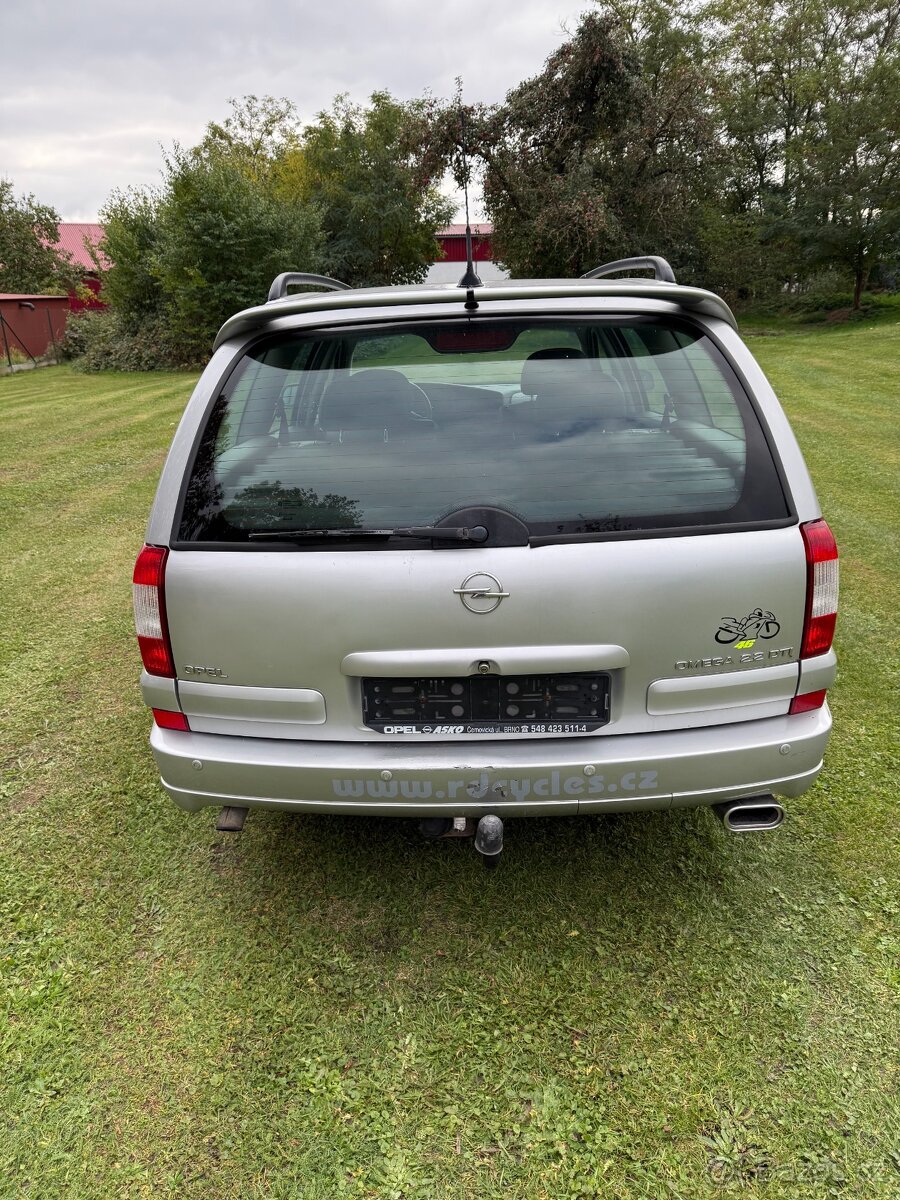 OPEL OMEGA KOMBI 2,2 - 9
