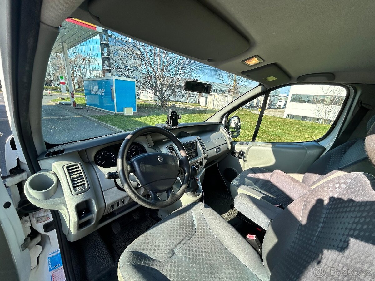 Renault trafic 2.0 dci long - 9