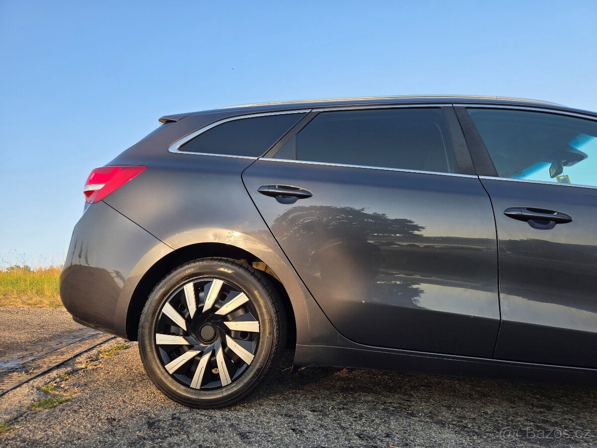 Kia Ceed KOMBI - 2016 - ČR - SUPER VÝBAVA - STK - 9