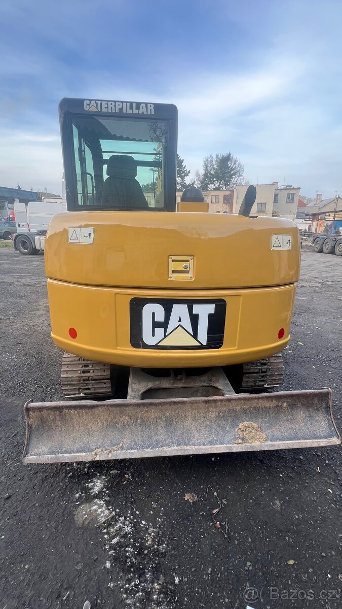 Míní bagr Caterpillar 306 - 9