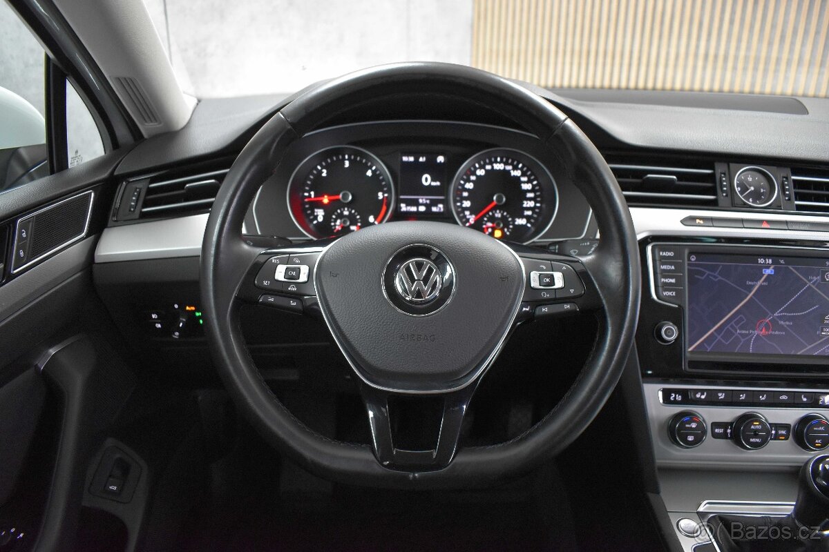 Volkswagen Passat, 2.0 TDI COMFORTLINE 2xKOLA ČR - 9