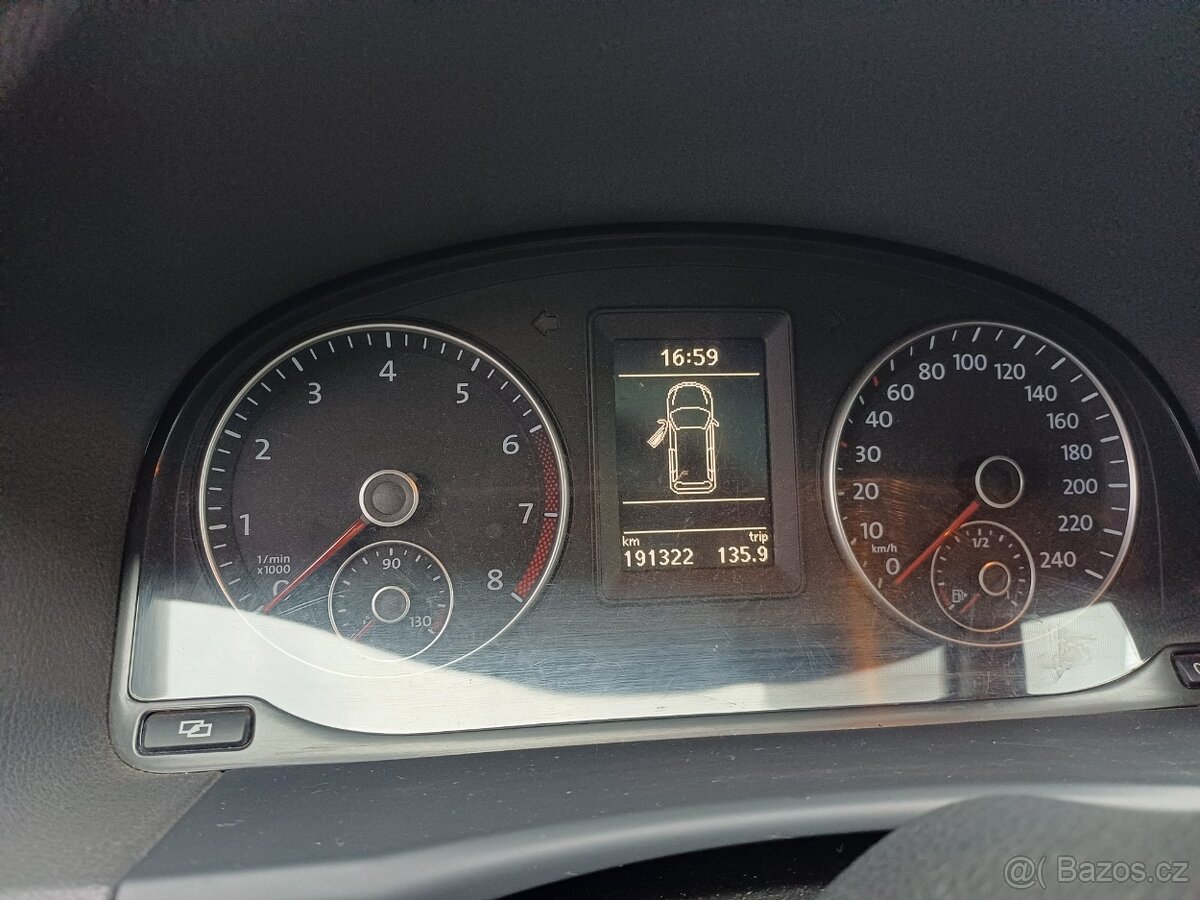 Prodám VW Touran Cross - 9