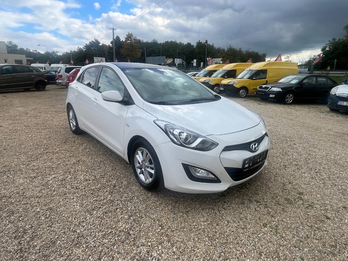 Hyundai i30, 1.6CRDi 81kWPRAVID.SERVIS - 9