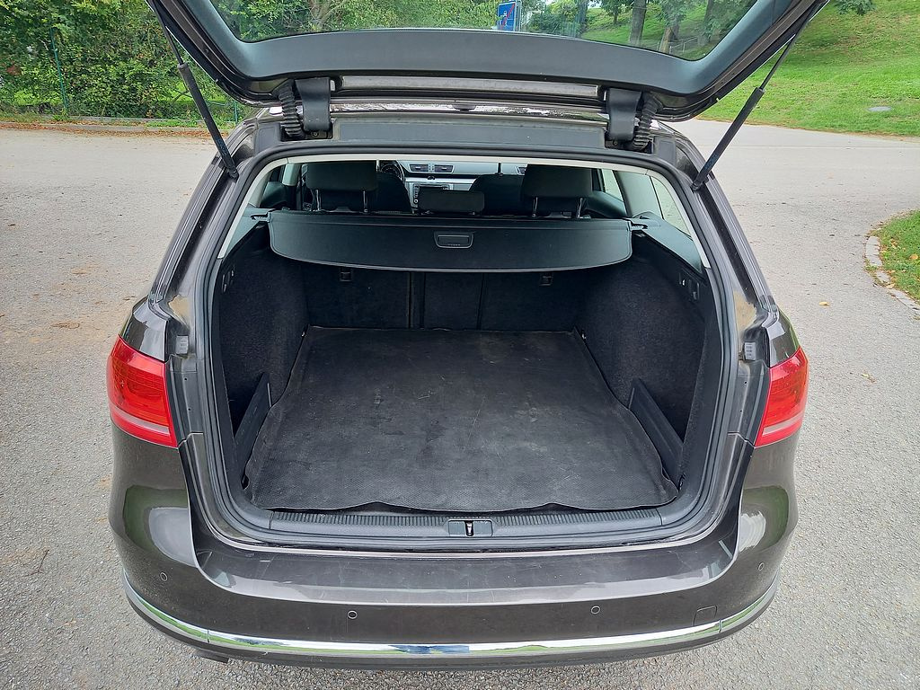 Volkswagen Passat 1.6 TDi-digiklima+alu.kola+Navi+ROZVODY - 9