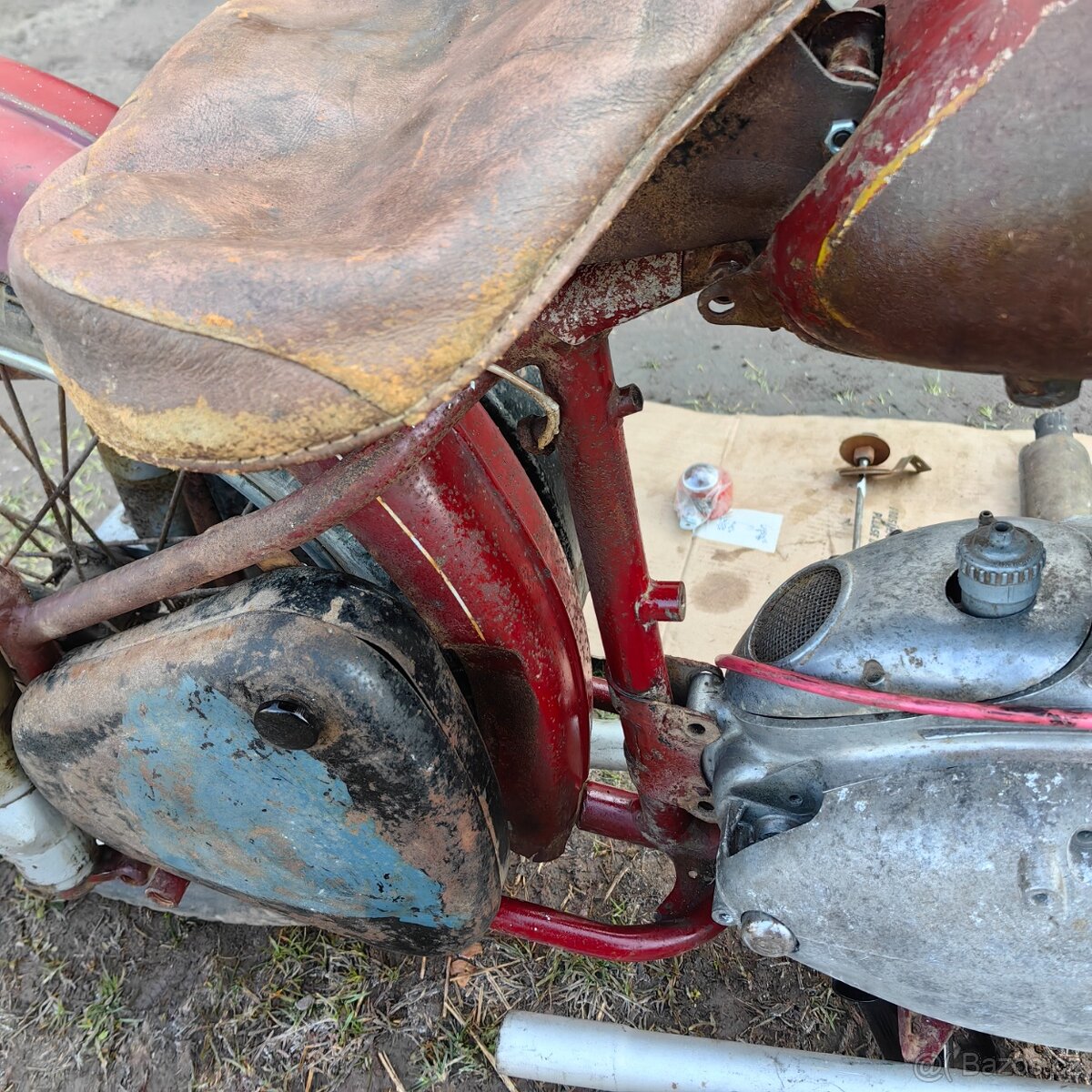 ČZ 150 c červená - 9