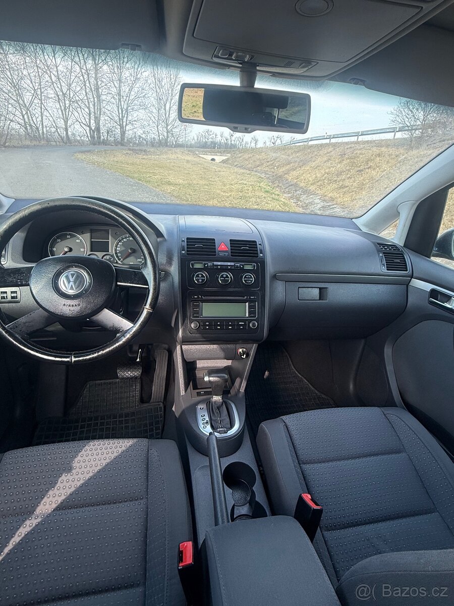 Vw touran 1.9tdi dsg - 9