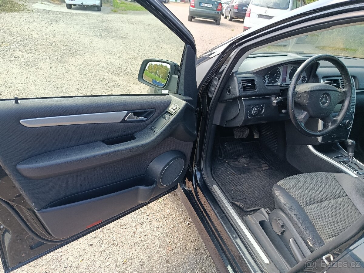 Mercedes Benz B200 - 9