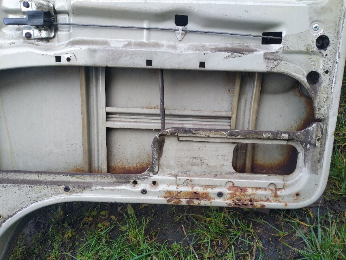 Prodám mnoho dveří i dobré na VW T2 - 9