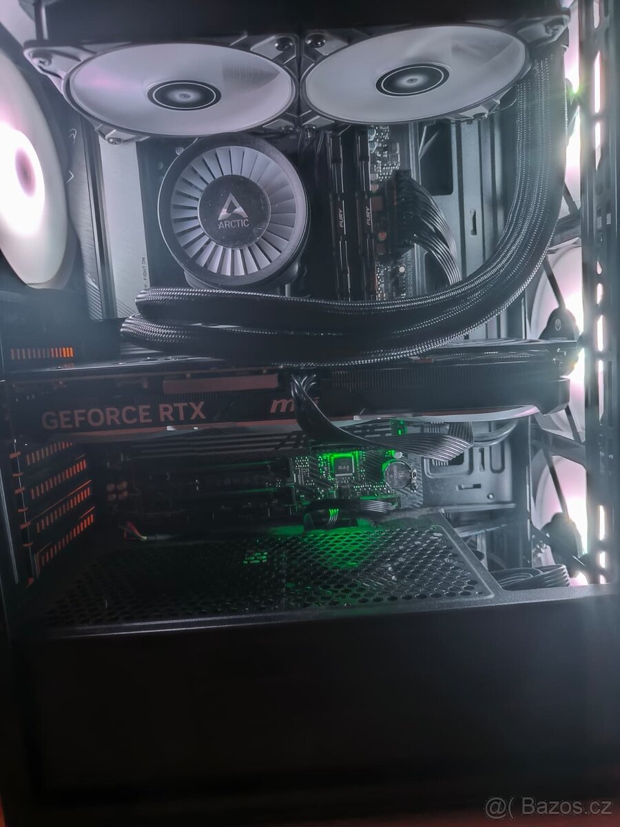 Prodám grafickou kartu NVIDIA GeForce RTX 4070 - 9