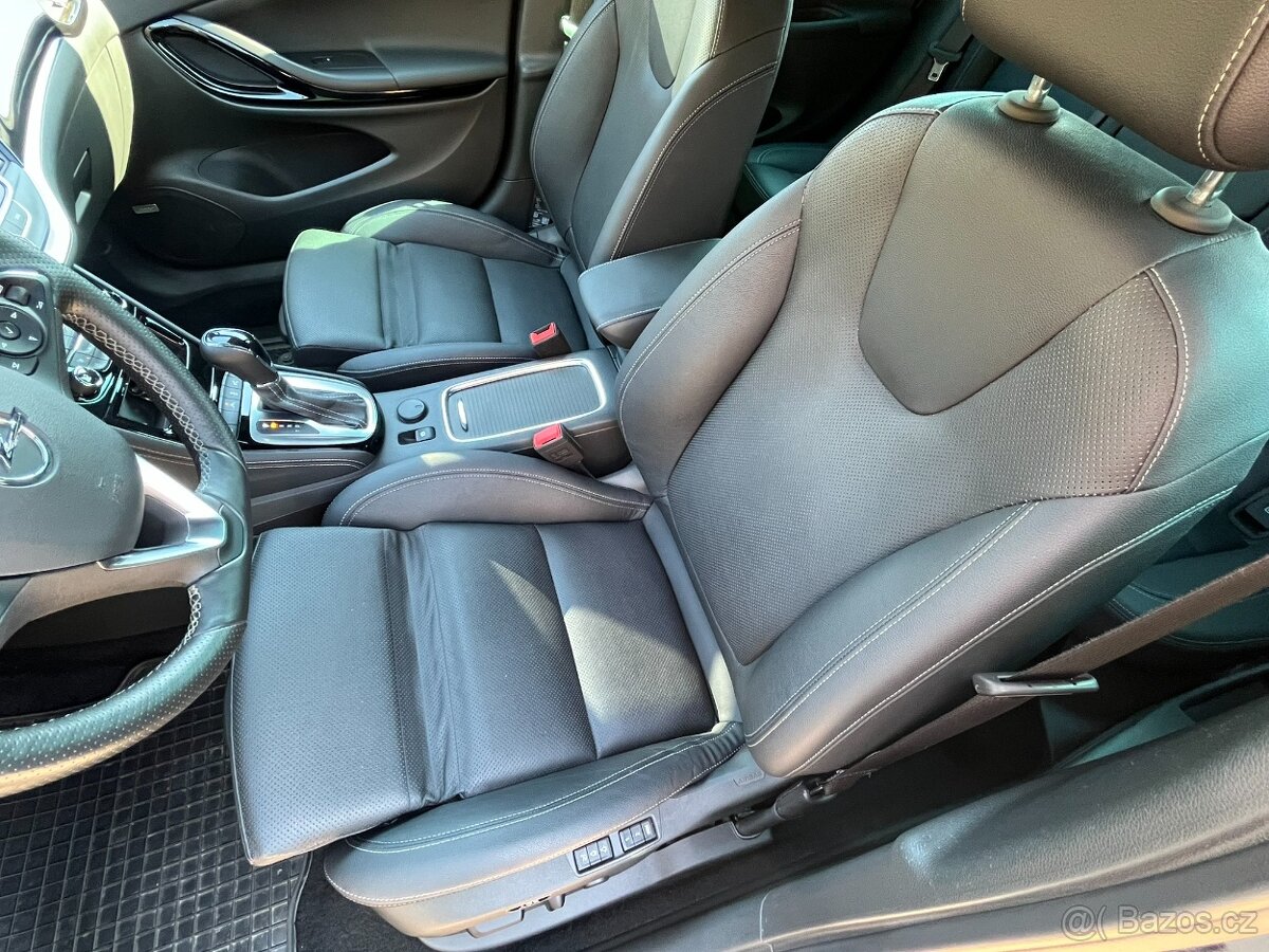 Opel Astra 1.4 T Automat BOSE LED Kůže Masáž - 9