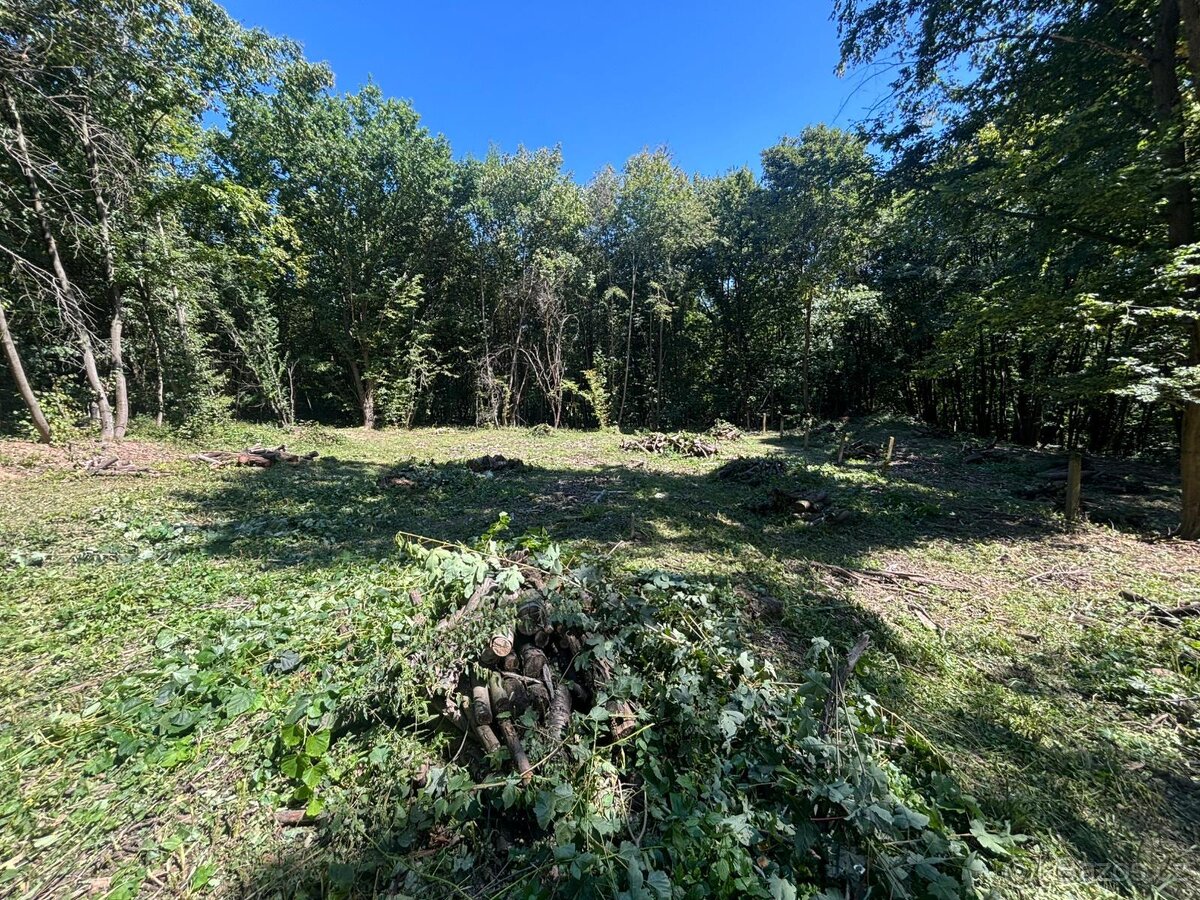 Prodám stavební pozemek v k.ú. Zlín - 9