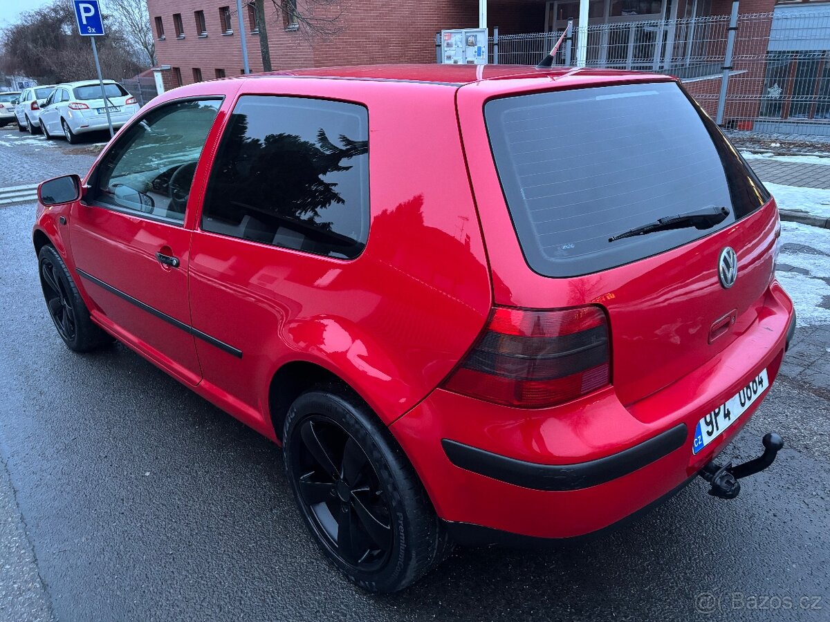 Volkswagen Golf 1.4i - 9