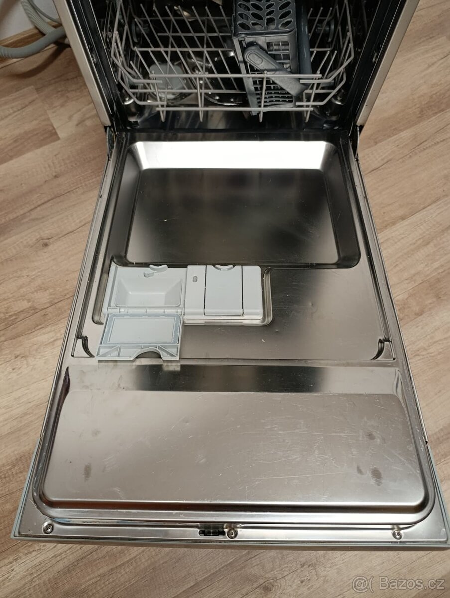 Myčka ELECTROLUX EnergySaver - nefůnkční na díly nebo opravu - 9