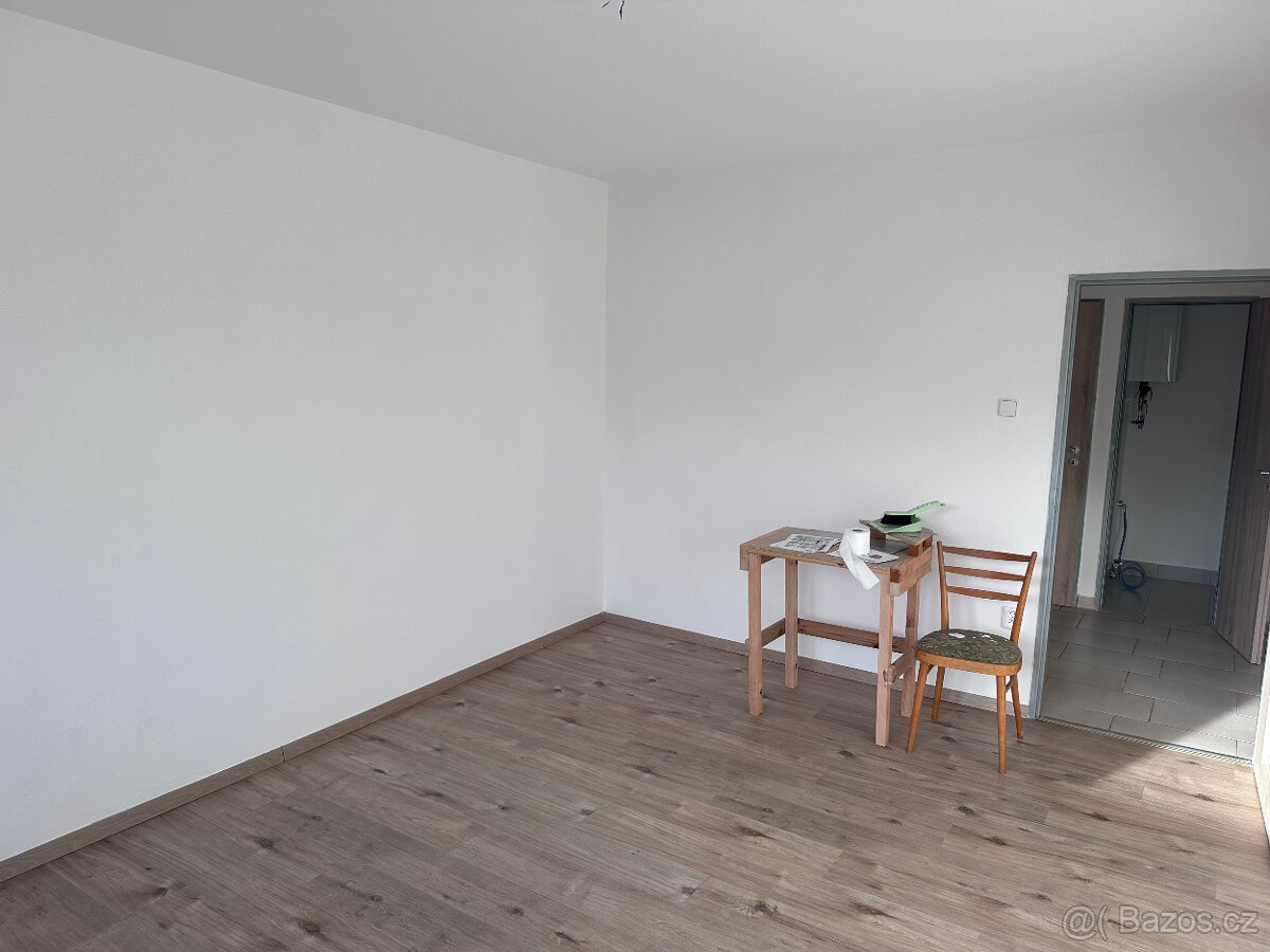 PRONÁJEM BYTU 3+kk s lodžií 4m2 - 9