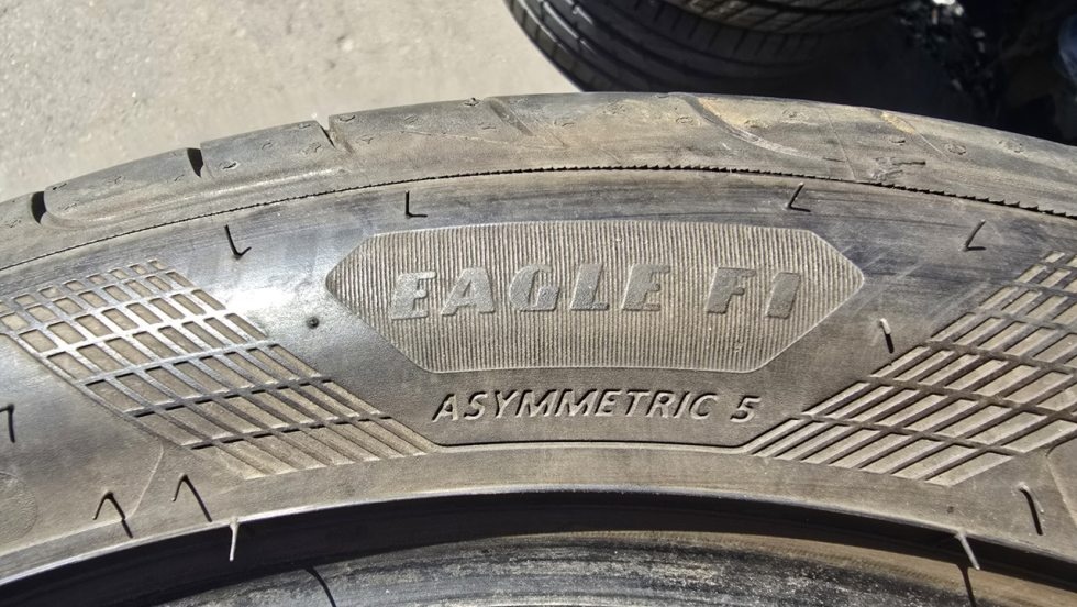 Letní pneu 235/45/17 Good Year - 9