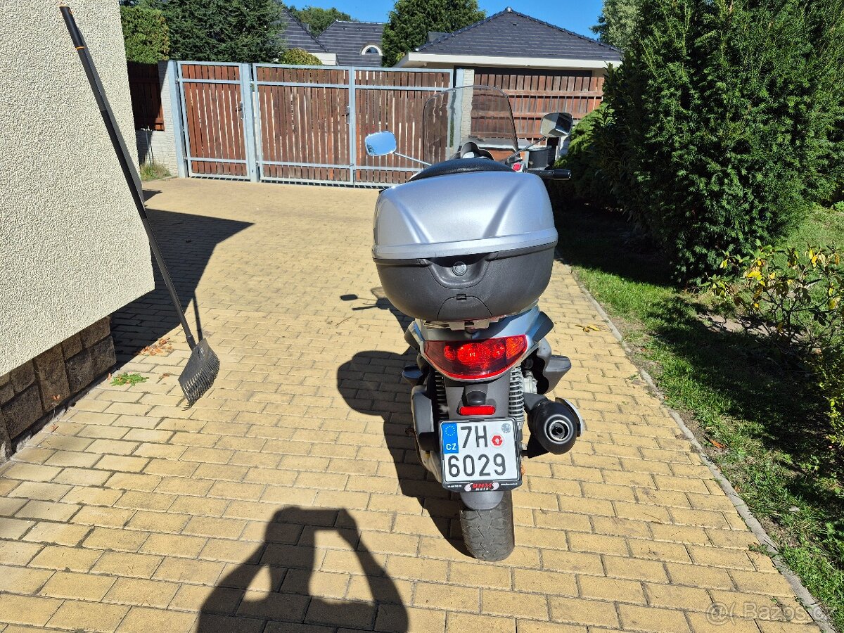 Piaggio Beverly 250 - 9