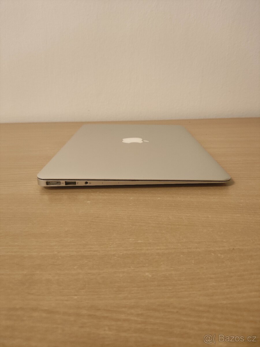 Apple MacBook Air 2017 – i5 | 8GB | 256GB - 9