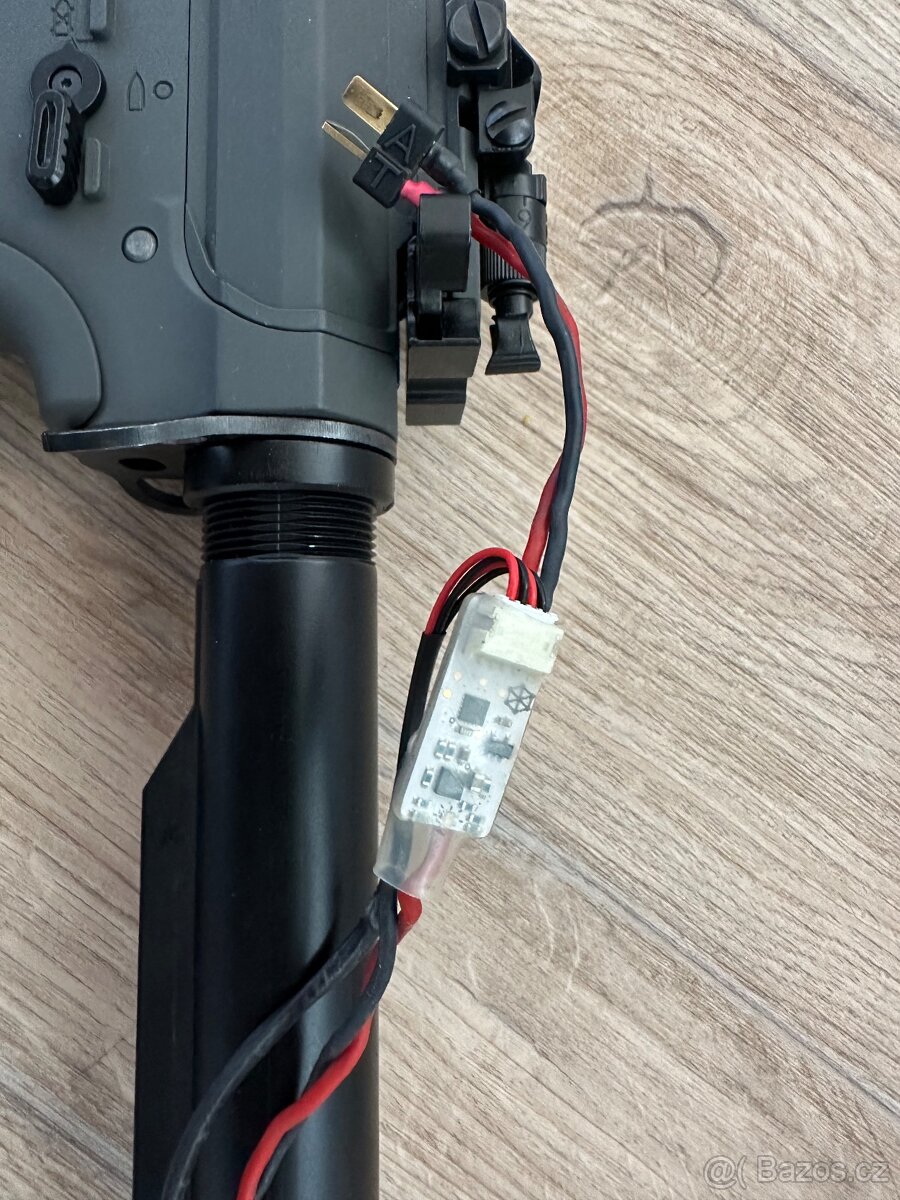 Prodám airsoft G&G predátora - 9