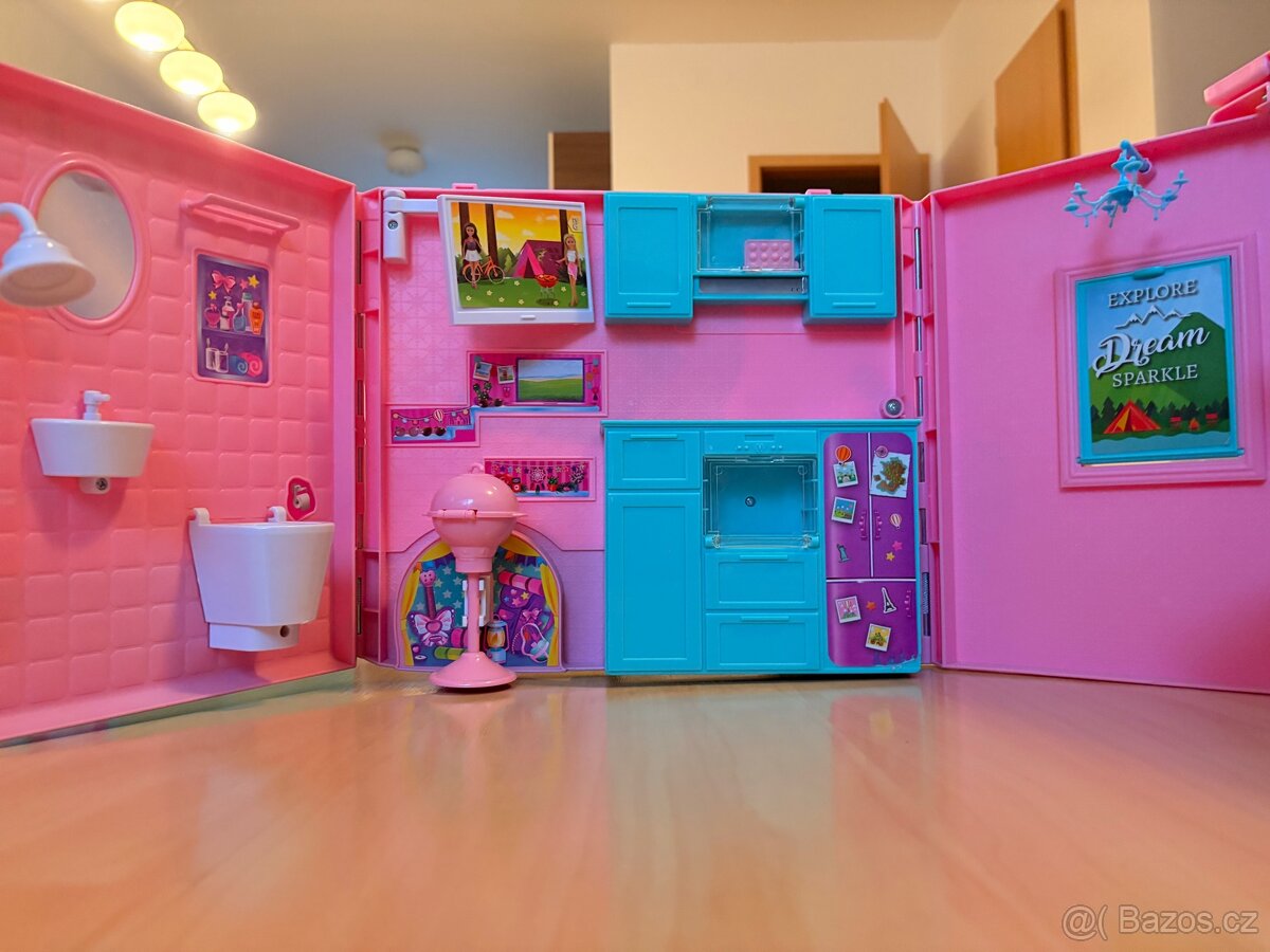 Růžový karavan pro Barbie - 9