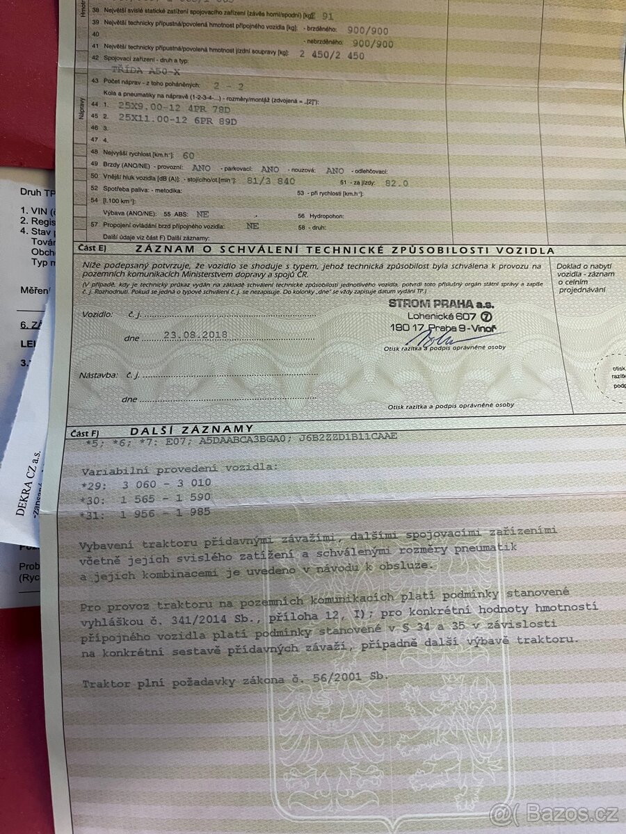 John Deere Gator - 9