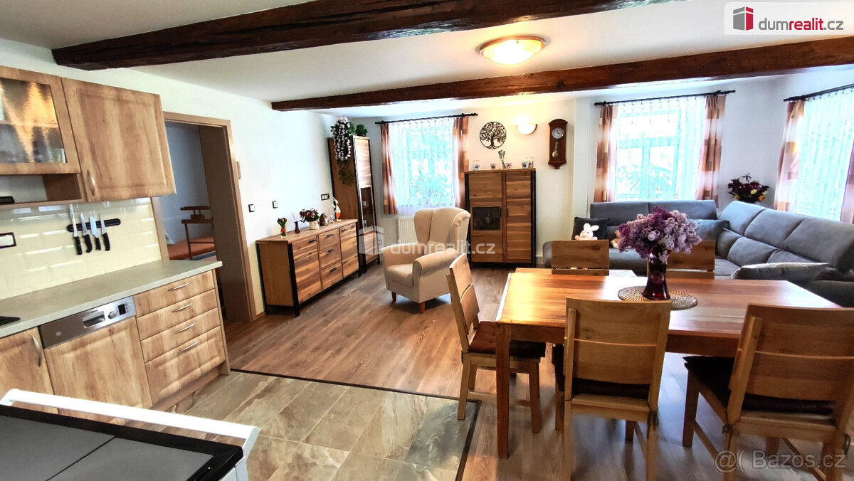 Vesnická usedlost - statek ve výborném stavu 281/3071 m2 - 9