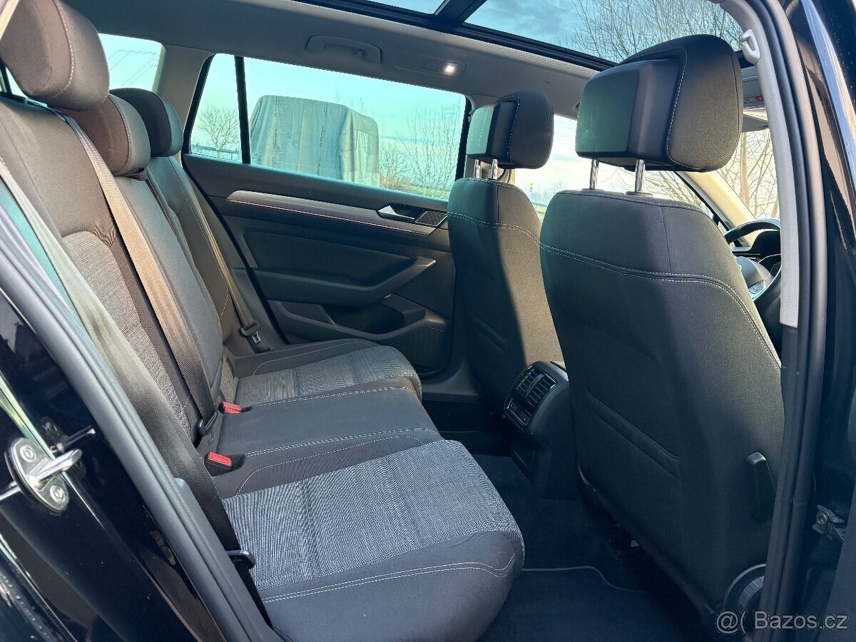 VW Passat 2tdi dsg M.R2022 ful led matrix acc tažne Panorama - 9