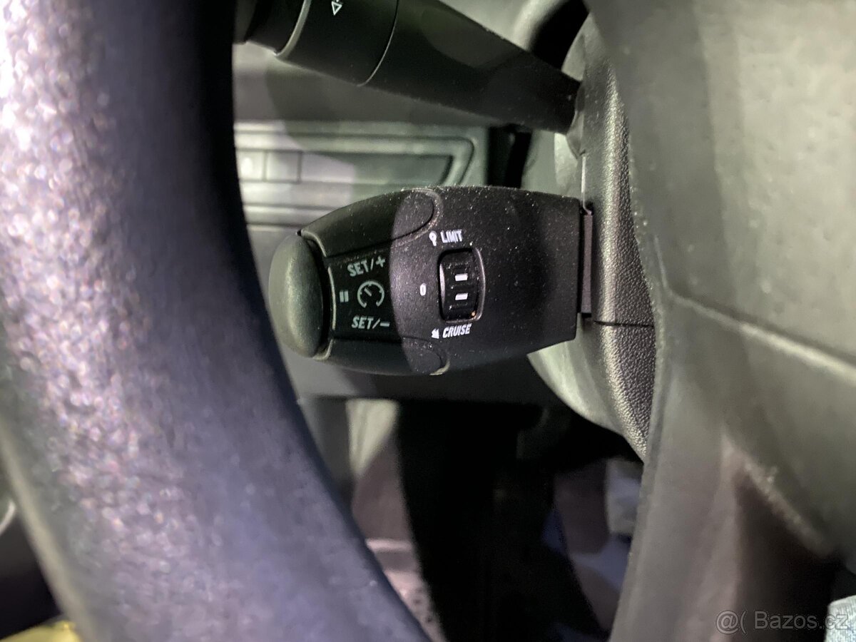 Peugeot 208 1.4i , 70 kW benzín, 2012 - 9