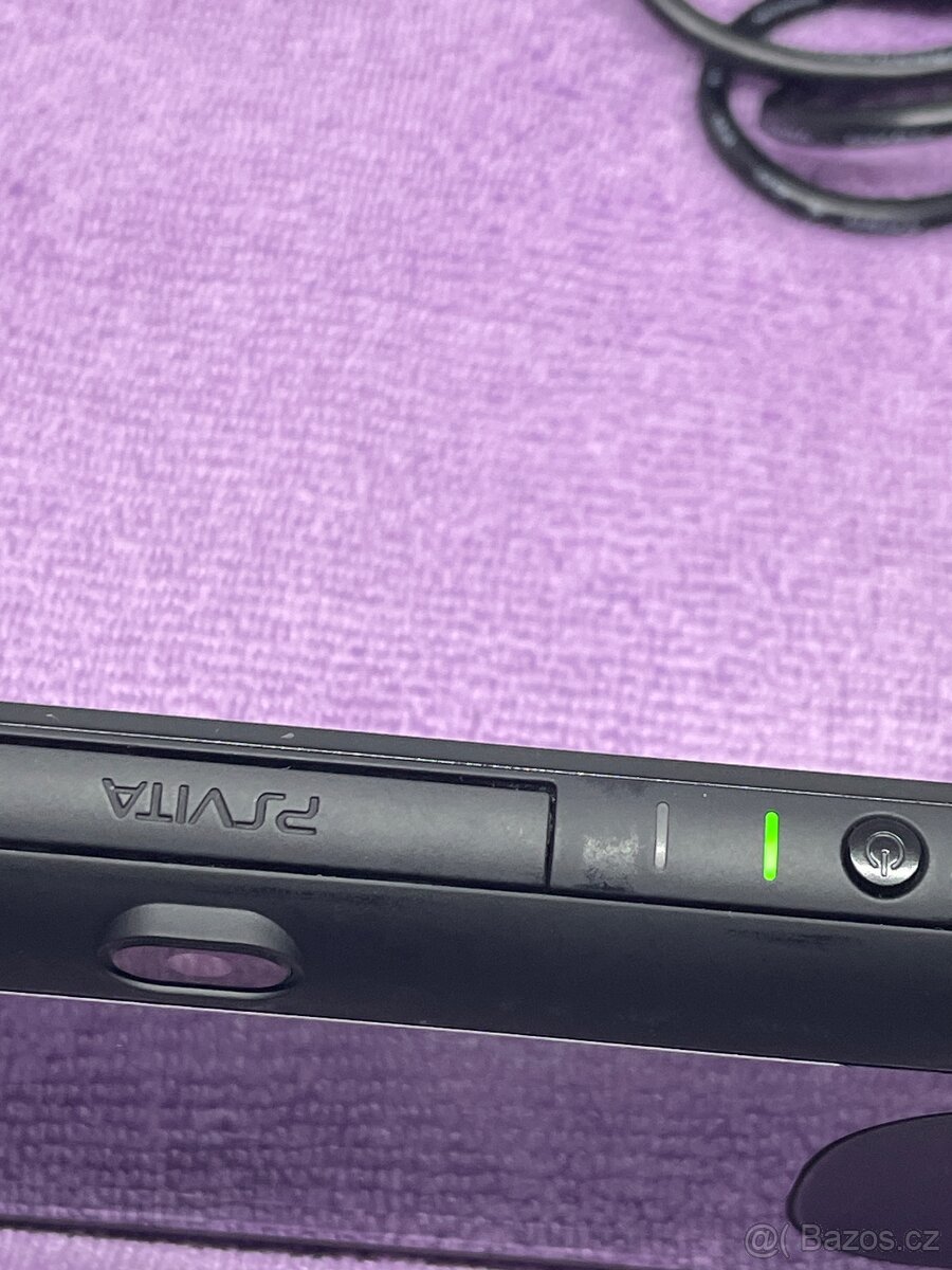 PS VITA PCH-2016 LCD displej - 9