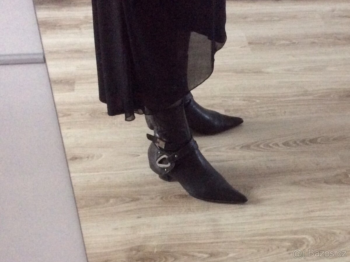Dámské boty pro úzké nohy, vel.37,5. - 9