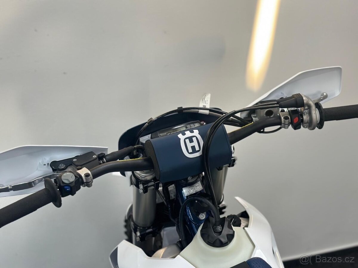 Husqvarna TE 300 - 9