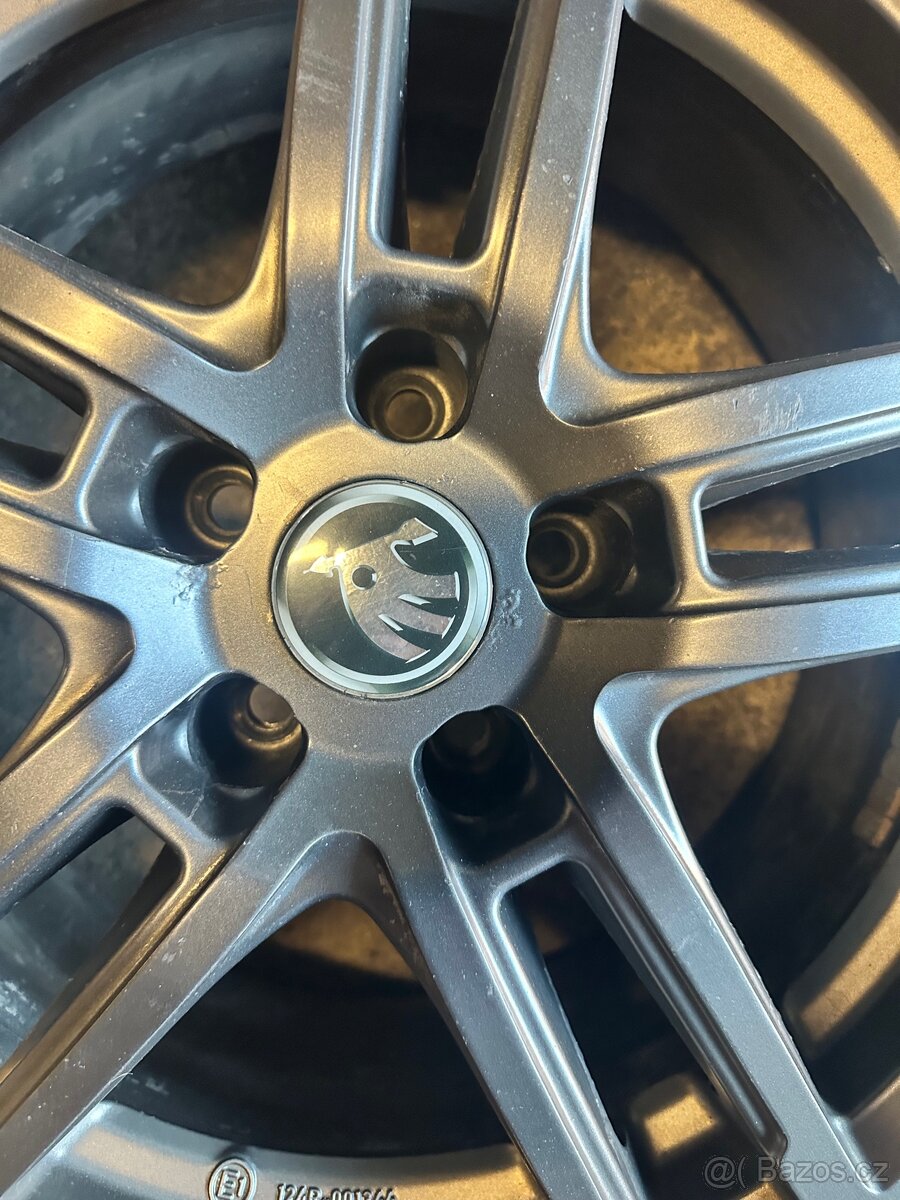 Zimní sada 215 / 55 / R17 5X112 - 9
