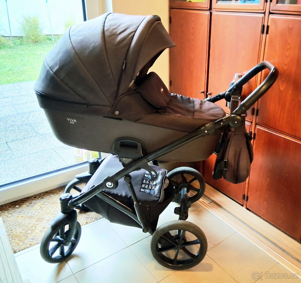 Hluboký kočárek a autosedačka 0-13 kg. - 9