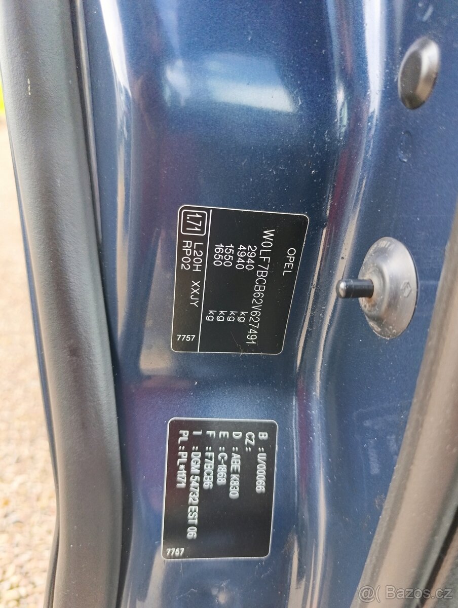 Opel Vivaro 1.9 DCi long klima 2x b.dveře - 9