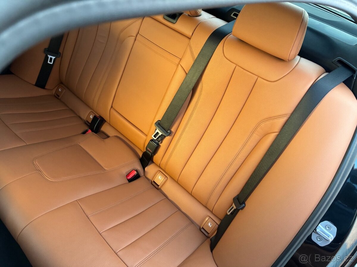 BMW Řada 5, 530d 195kW xDrive, Sport Line - 9