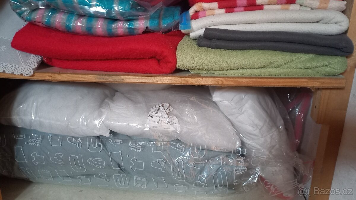 Deky,záclony,povlečení,přehozy,ložní povlečení,závěsy,polštá - 9