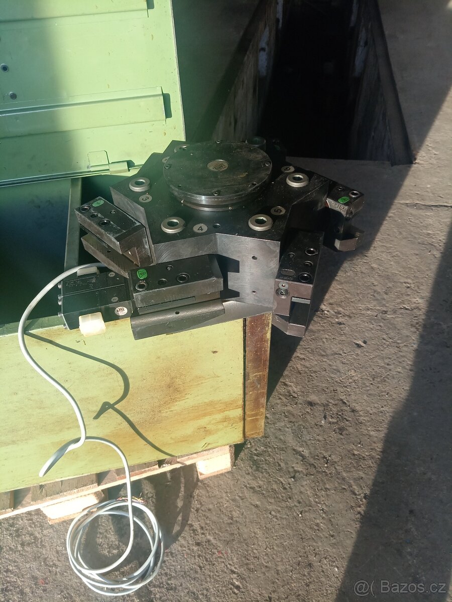 Upínací revolverova hlava - 9