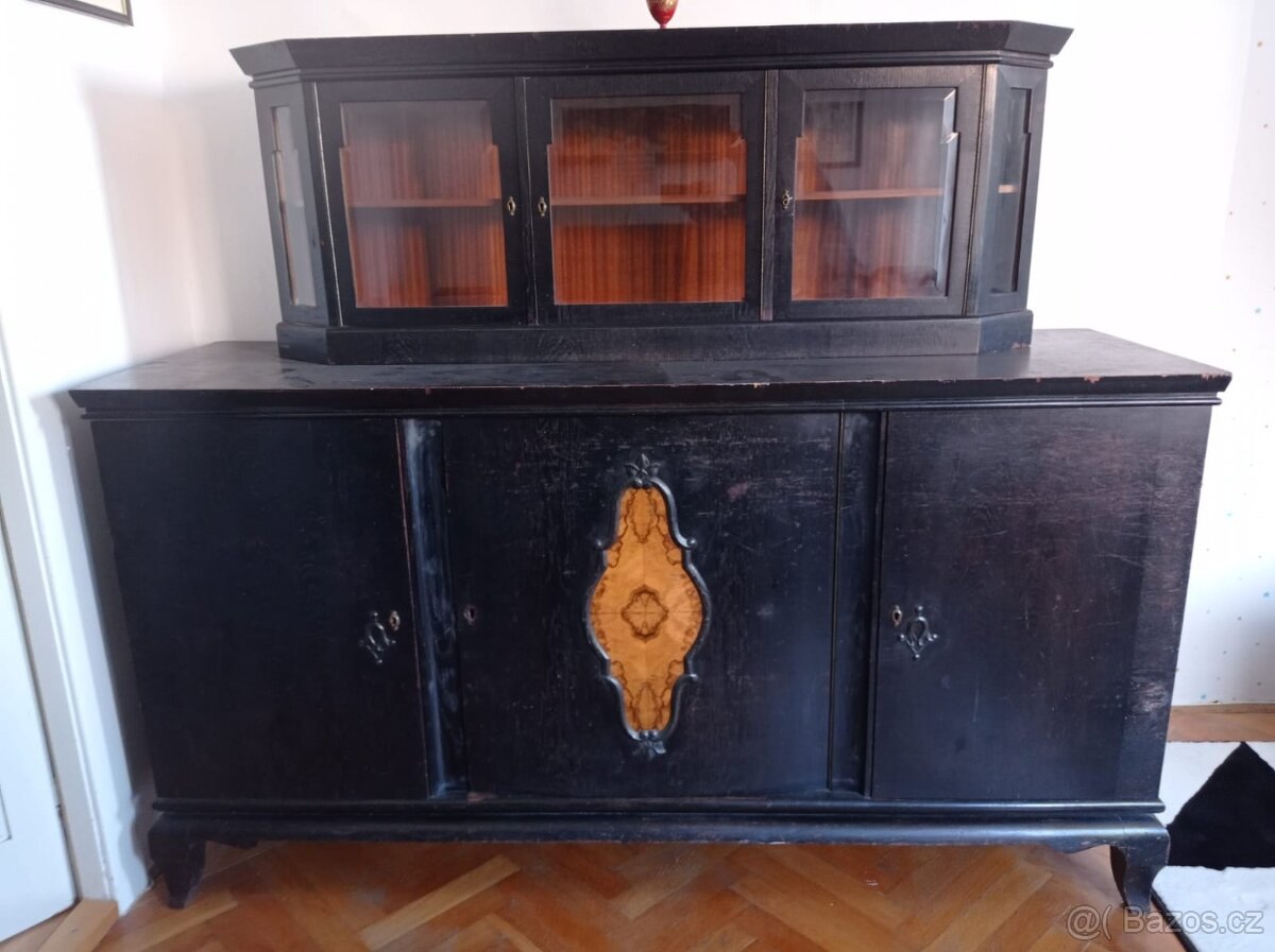 ČERNÝ STAROŽITNÝ NÁBYTEK, POČ.20.STOL. - 9