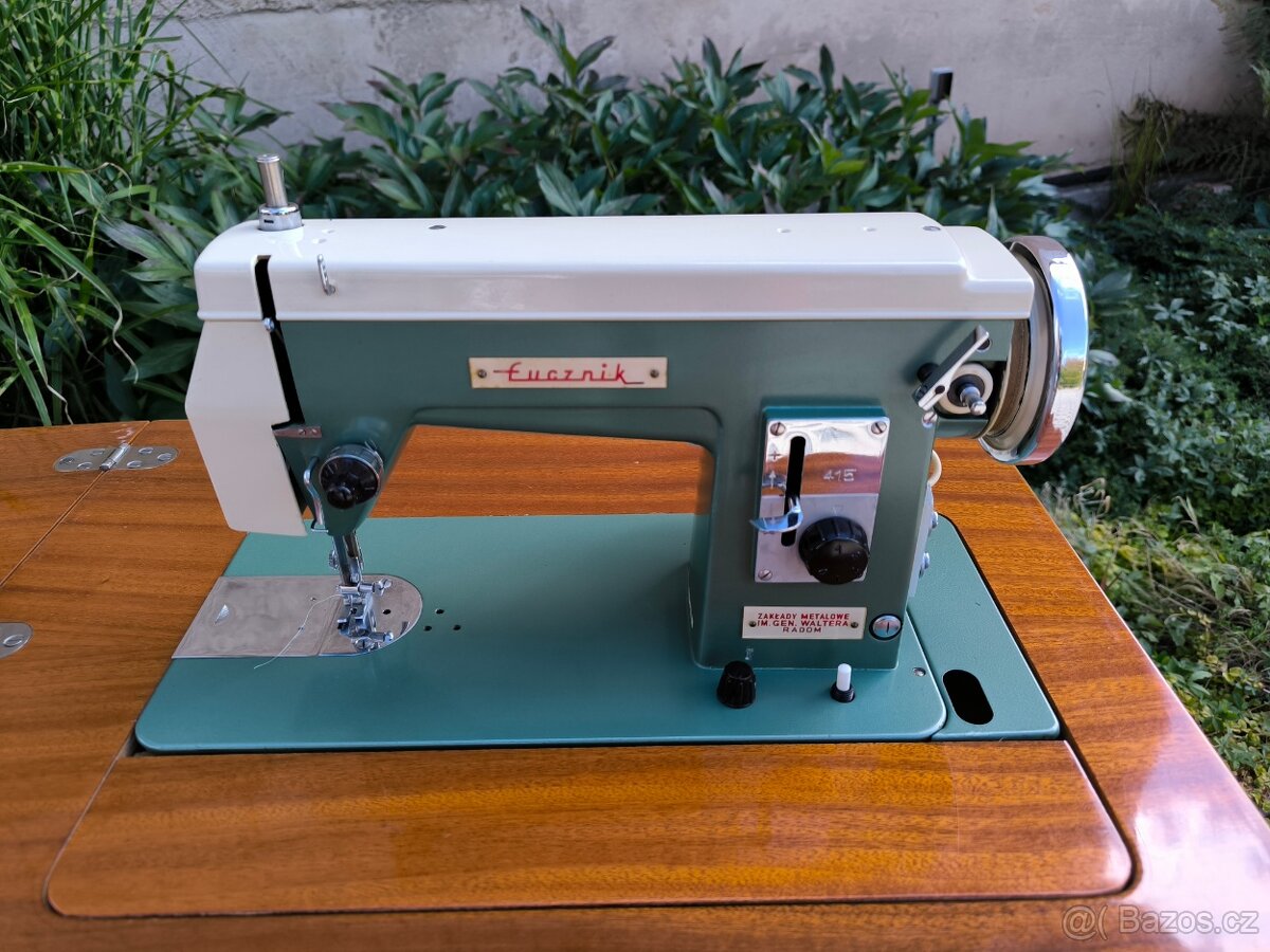 Elektrický šicí stroj Lucznik 415 TUR 2 se stolkem - 9