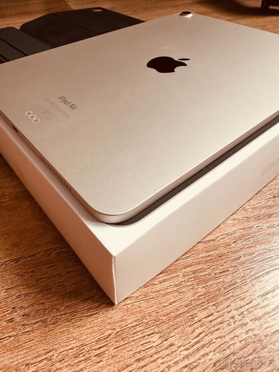 Apple Ipad Air 5th gen 2022 - 9