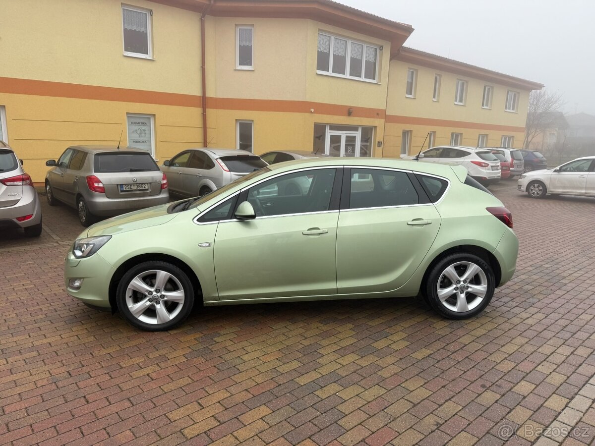 W SHARAN 2.0 TDI 125kW-12/2012-216.785KM-PANO,KAMERA,7 MÍST - 9