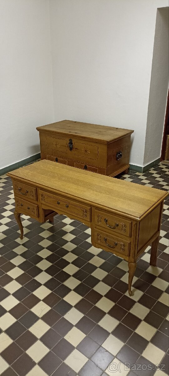 Starožitný nábytek - 9